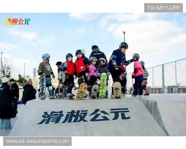 2026年滑板公益课程暑期学员优秀作品集第二卷发布,滑板艺术展 2026年滑板公益课程暑期学员优秀作品集第二卷发布,滑板艺术展